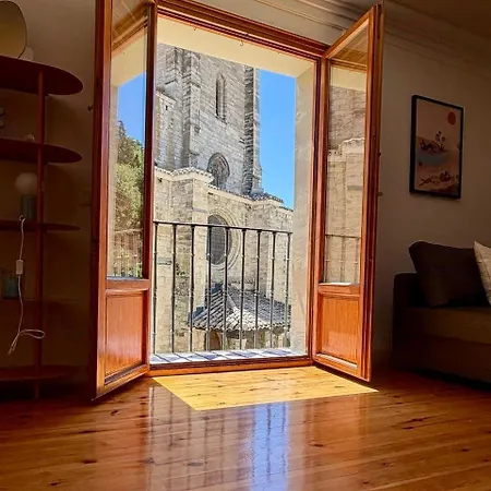Vista Iglesia De San Esteban Rozando El Castillo De